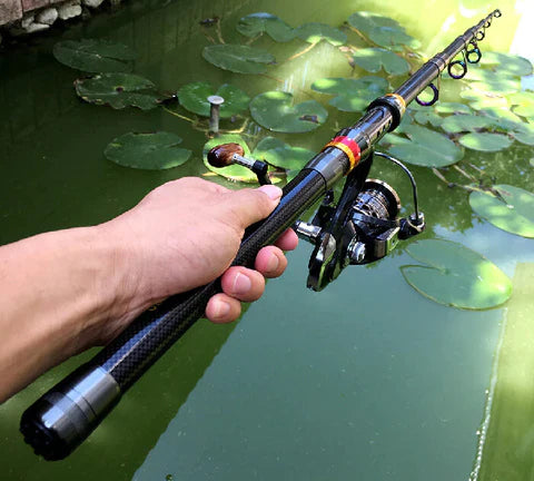 Vara de Pesca Telescopia em Fibra de Carbono com Molinete Drag 10kg